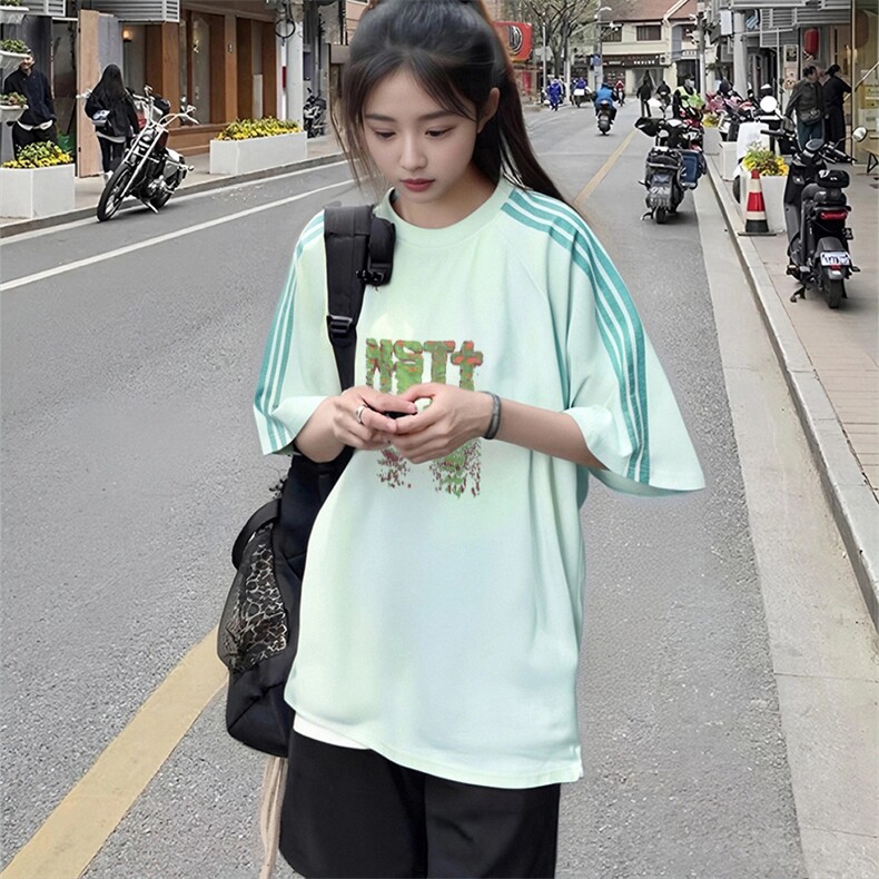 抖音得物品质二开240克宽松纯棉美式潮牌印花三条杠中性风短袖T恤,男装T恤,电商A486