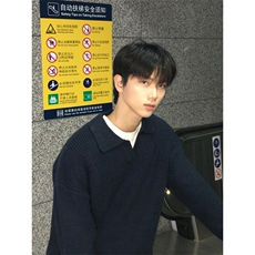黑色