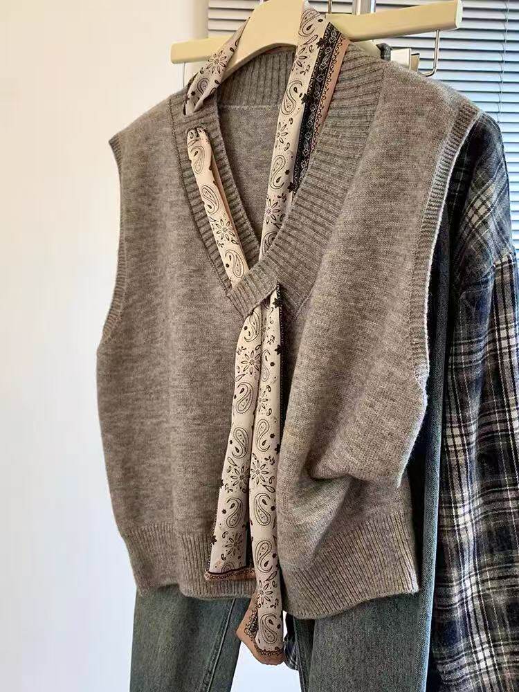 2025年秋季焊锡优雅丝巾马甲时尚百搭通勤简约休闲，女装马甲，嘉日羊绒