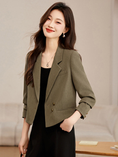 小西装外套女短款2025新款春秋高级感小个子气质韩版休闲西服上衣，女装短外套，恋慕依尚