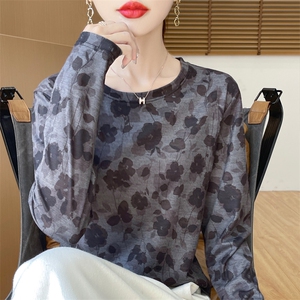 秋季新款天丝女圆领水墨画长袖正品细绒棉打底衫时尚亲肤上衣图片