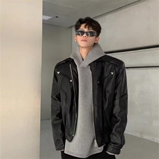 黑色