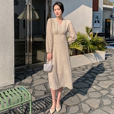碎花连衣裙早春温柔女法式港风复古春茶歇裙春季裙子，女装连衣裙，海爱依仁