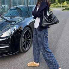 藏青色