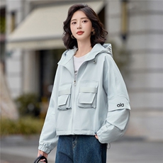 2025年冬季新款时尚短款棉服休闲工装派克服棉衣，女装棉衣/棉服，依路服饰