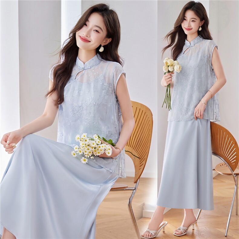 2026年夏季新中式复古绣花盘扣两件套裙时尚潮流，女装套装/套裙，伊航服饰