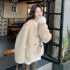 韩系chic卡其色羊羔毛外套女秋冬超火好看高级小众加绒加厚短夹克图片