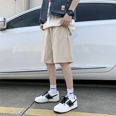 米白色