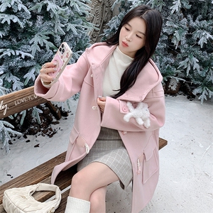 雪景 甜美粉色牛角扣毛呢连帽外套（可拆卸玩偶）图片
