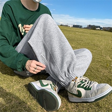 灰色