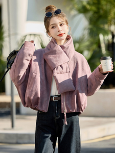 水衣源863款带围脖休闲夹克式羽绒服女图片