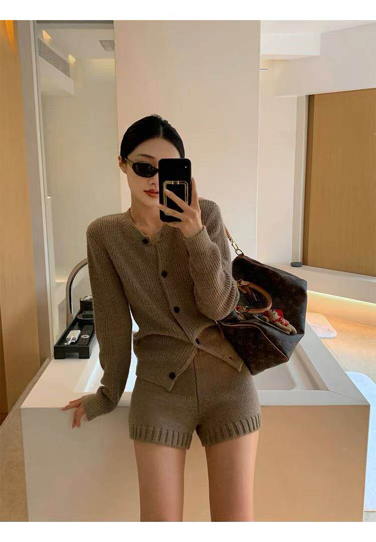 2025年秋季常规款甜美单件长袖开衫,针织衫/毛衣,半城羊绒