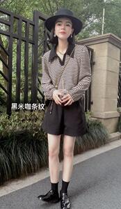 简约百搭上衣图片