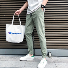 浅绿色