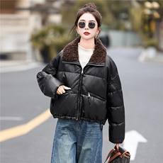 2025蛋白pu皮羽绒服女短款冬季新款免洗羊羔毛领小个子白鸭绒外套，女装羽绒服，意芙