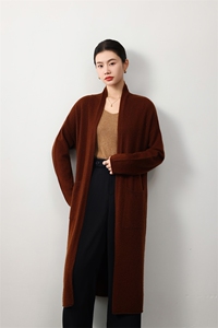 时尚优雅女士长款羊绒开衫 舒适保暖显瘦设计图片