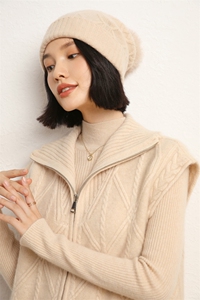 秋冬新款时尚百搭显瘦羊绒马甲女款舒适保暖无袖外套图片
