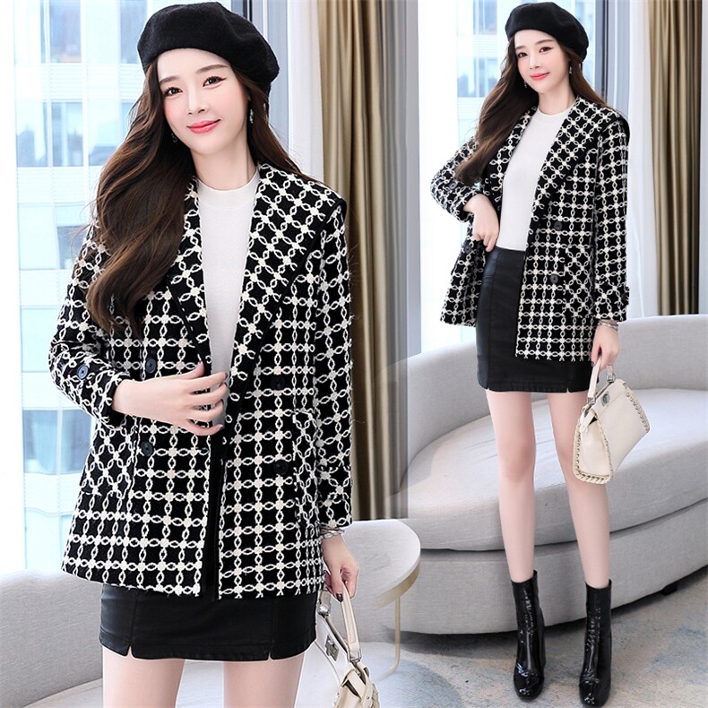 2022冬季新款时尚气质翻领修身显瘦双排扣中长款格子大衣外套，女装毛呢外套，三木叶子