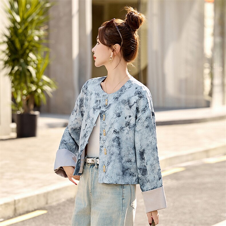 新中式国风提花外套女2025春季新款水墨画唐装年轻款短款开衫上衣,女装短外套,伊仟回