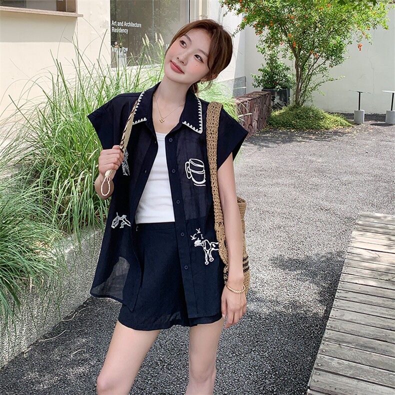 2025夏季欧货小香风翻领刺绣无袖衬衫上衣+短裤套装女,女装套装/套裙,欧黛芙妮
