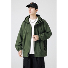 墨绿色