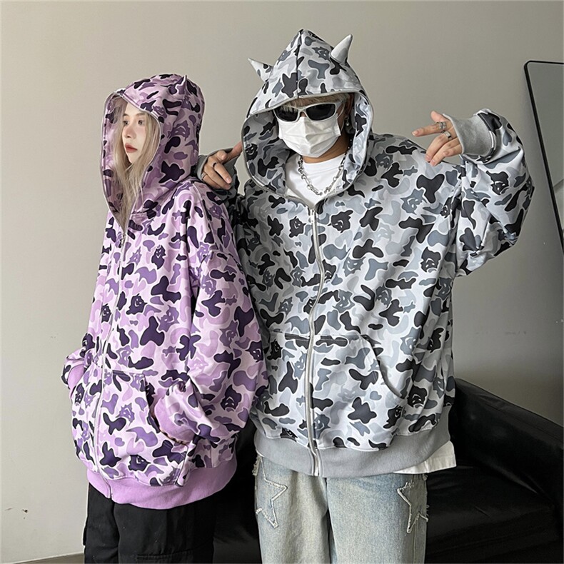 WY808-P38迷彩小众小恶魔满印外套连帽卫衣图片