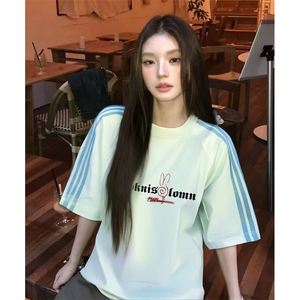 抖音得物品质二开240克宽松纯棉美式潮牌印花三条杠中性风短袖T恤图片