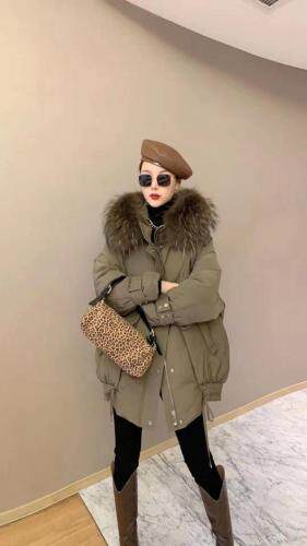 烟雨美人新款大毛领羽绒服，女装羽绒服，烟雨美人