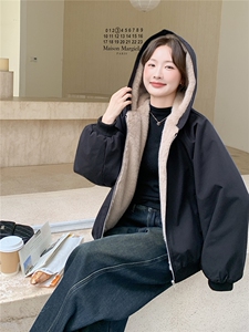 韩系工装风连帽派克服羊羔毛绒外套女冬2025新款保暖加厚加绒外套图片