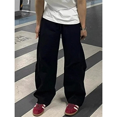黑色