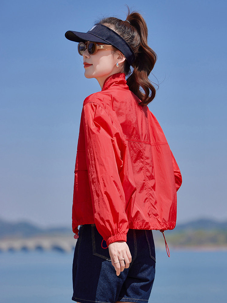 2026夏季新款韩版时尚休闲连帽防晒衣女宽松显瘦短款外套薄款上衣,女装短外套,靓衣阁