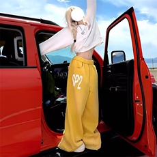 黄色