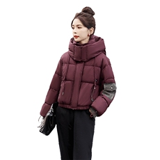 酒红色短款羽绒服女2024新款冬季时尚宽松小个子超好看白鸭绒外套，女装羽绒服，维一诺（1D095）