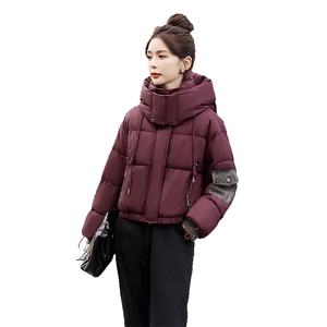 酒红色短款羽绒服女2024新款冬季时尚宽松小个子超好看白鸭绒外套图片