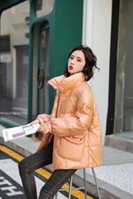 新款羽绒服，女装羽绒服，伊越