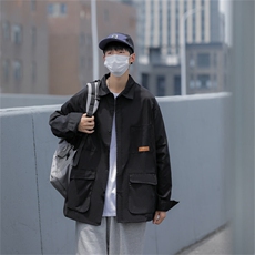 黑色