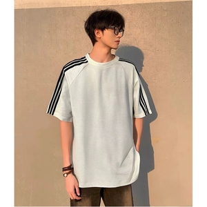抖音得物品质二开240克宽松纯棉美式潮牌印花三条杠中性风短袖T恤图片