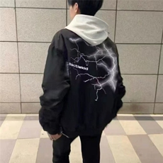 黑色
