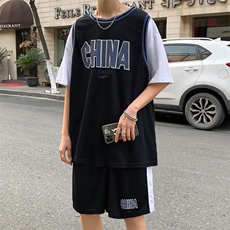 黑色