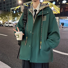 墨绿色