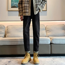 黑灰色