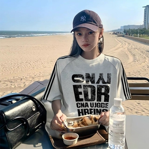 抖音得物品质二开240克宽松纯棉美式潮牌印花三条杠中性风短袖T恤