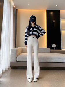 2025秋冬新品双股纱线羚长腿微喇裤女休闲直筒高腰裤图片