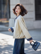 2025秋季新款牛仔拼接宽松遮肉夹克外套，女装短外套，深水步