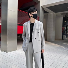 灰色