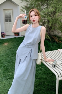 夏日绝美蓝色无袖上衣半身裙套装女夏季两件套高级感赫本风超火图片