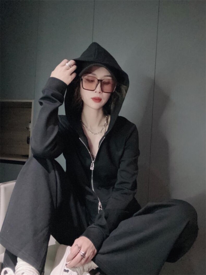 字母刺绣套装ＭLXL，女装职业装，可纳奇