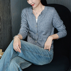 高级感灰色v领美拉德毛衣外套女秋冬季外搭羊毛针织开衫宽松上衣，女装羊绒衫，兴泰羊绒