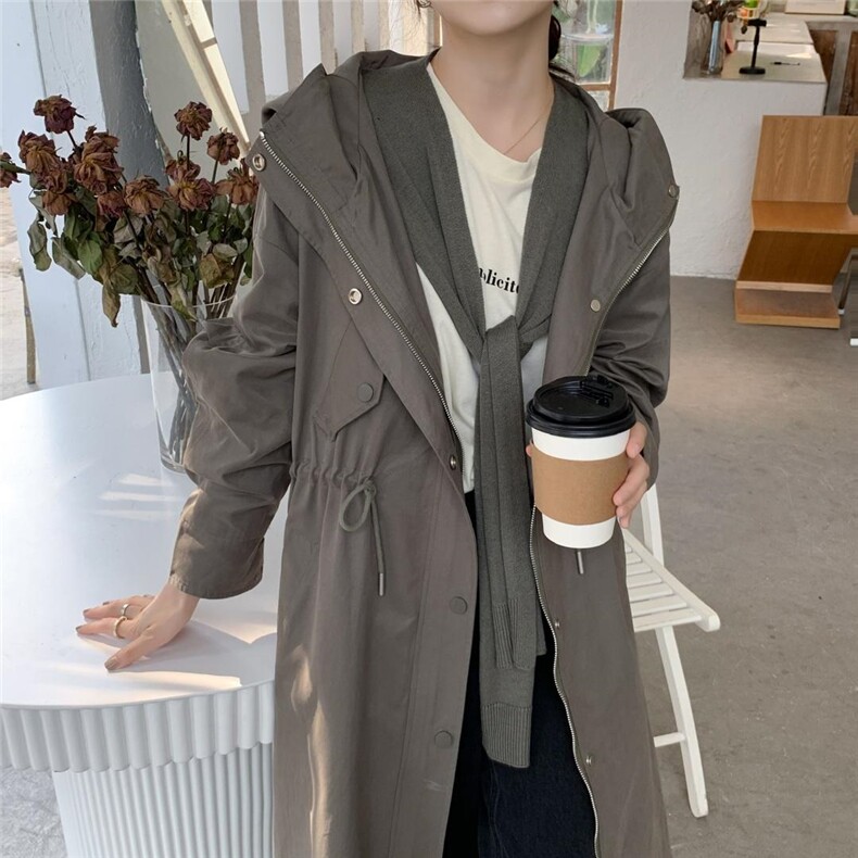 现货印花休闲口袋收腰风衣，女装风衣，汐美