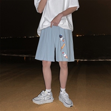 灰绿色